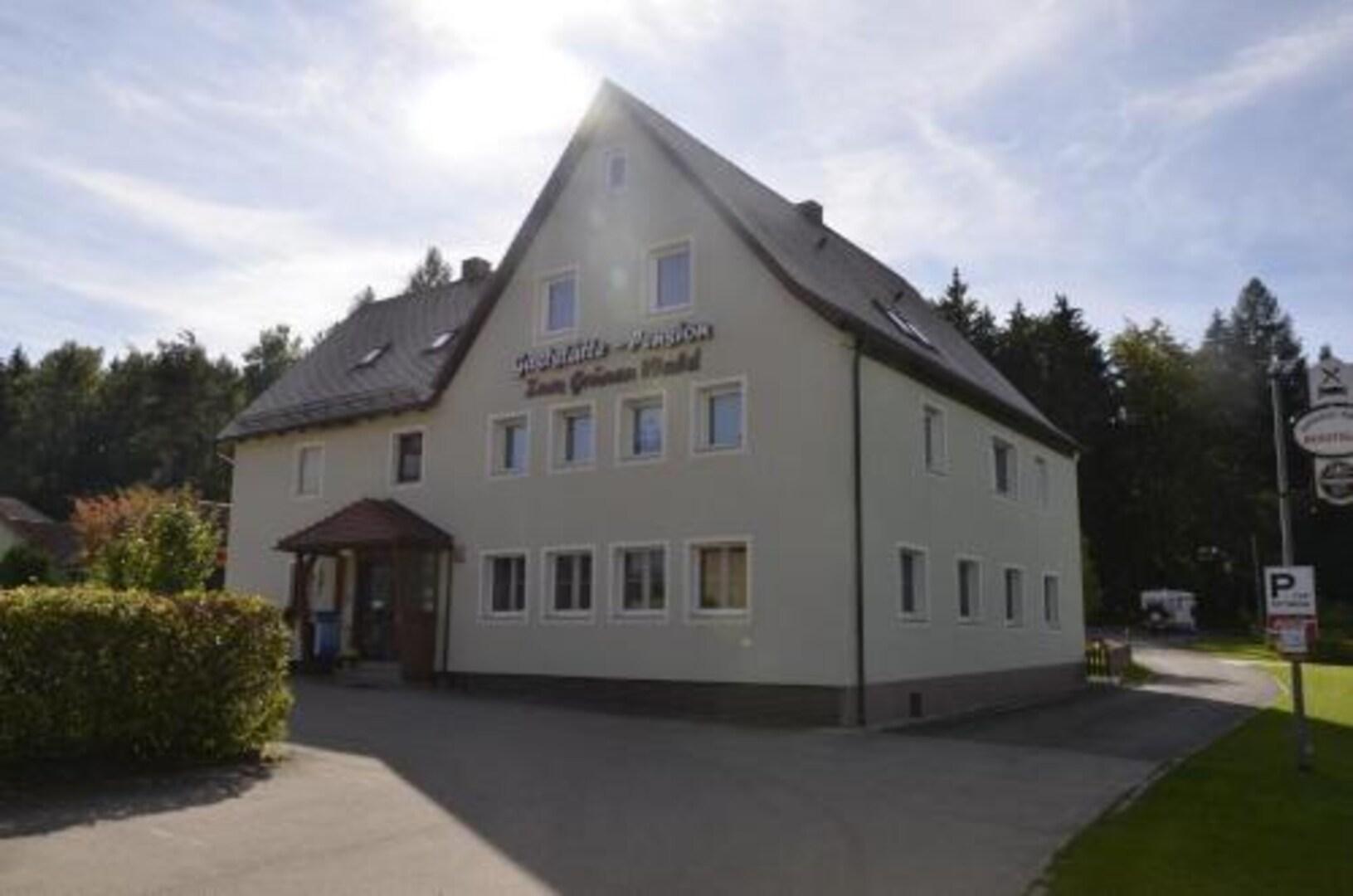 Gaststätte-Pension - Zum Grünen Wald-官方