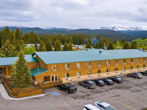 黄石公园狮头速8汽车旅馆