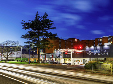 Harlington酒店住宿-宜必思伦敦希思罗机场酒店