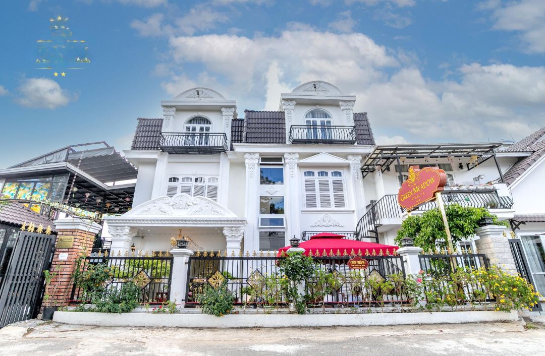 GREEN MEADOW VILLA&café