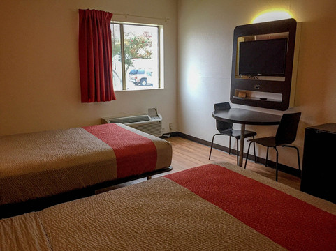 德克萨斯州伍德威 6 号汽车旅馆