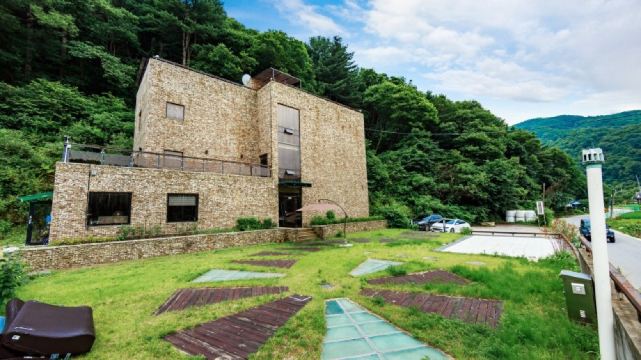 Yangpyeong New Space Pension (Spa, Hotel Bedding, Rooftop BBQ)