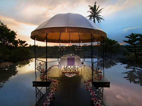 巴龙蝴蝶度假村