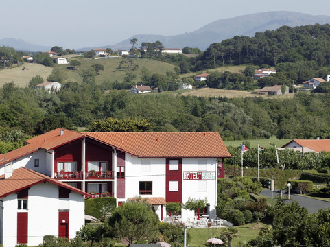 Goxoki Hôtel & Appartements