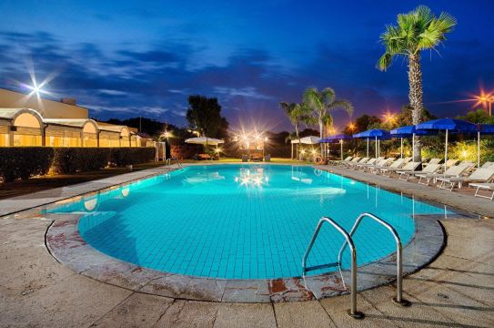 卡塔尼亞阿拉貢內斯公園NH酒店