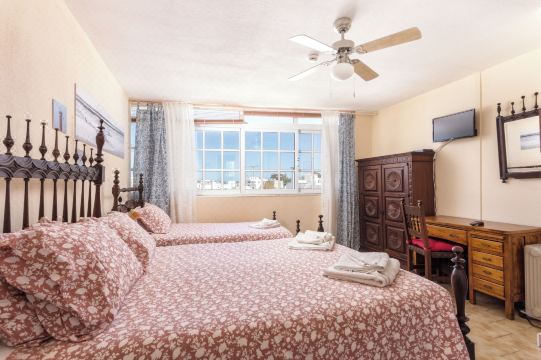 AL - 阿羅亞蒙託比庫阿本地旅館