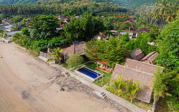 Desa Sekotong Barat酒店住宿-Krisna Bungalows and Restaurant