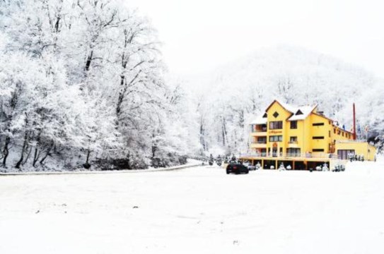 Pensiunea Magura-官方