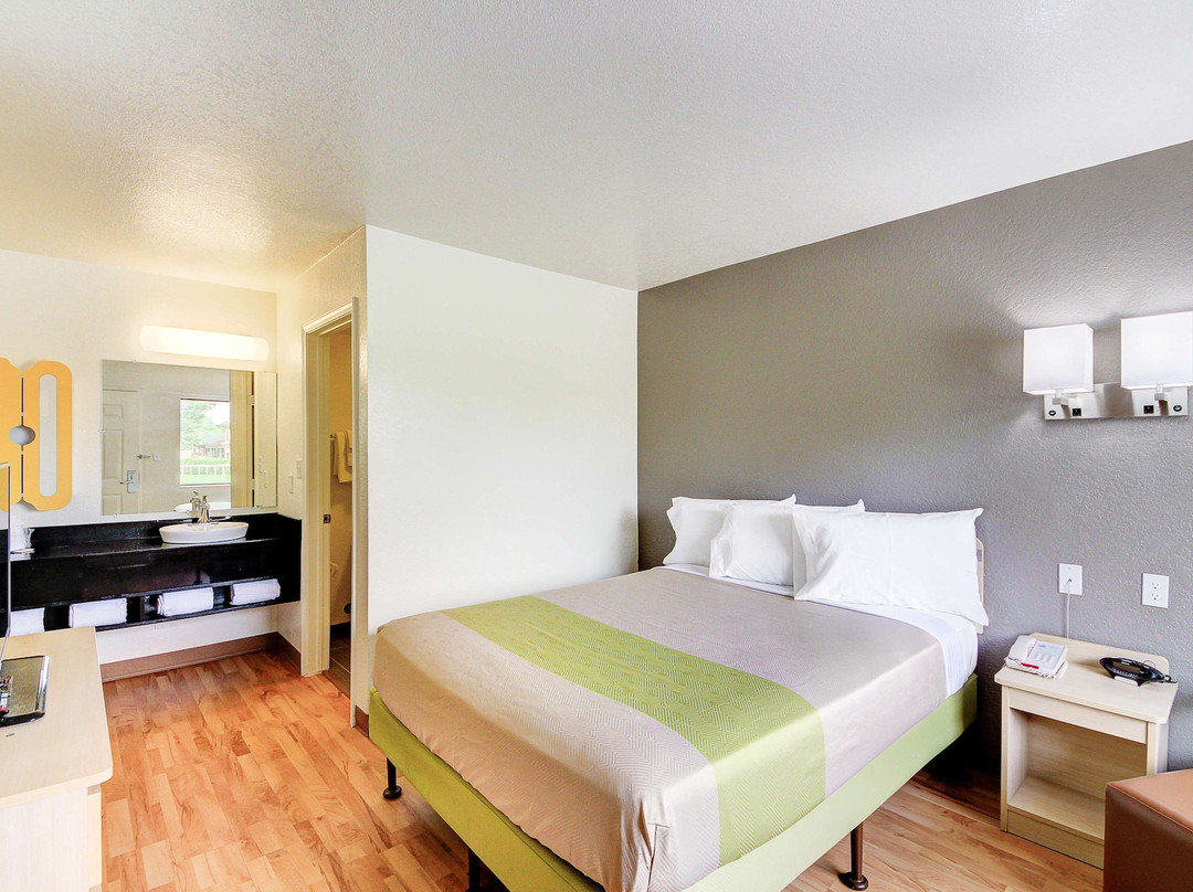 俄克拉荷马德韦斯特城 - 俄克拉荷马市 6 号开放式客房酒店