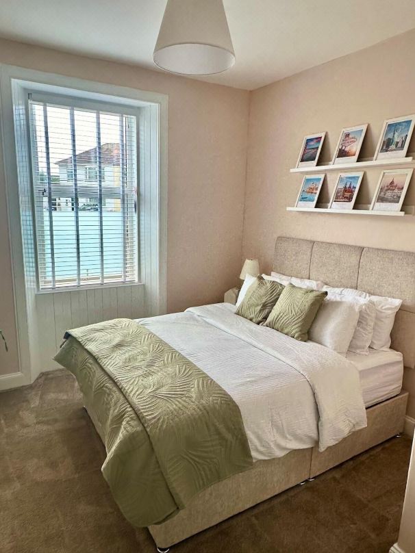 普雷斯特威克/國王床/可帶寵物/免費停車/無線網絡/電視