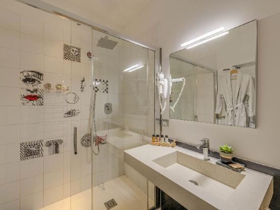 Trevi Palace Hotel Room Type - Double or Twin Room Trevi Palace Hotel Room Type - Double or Twin Room