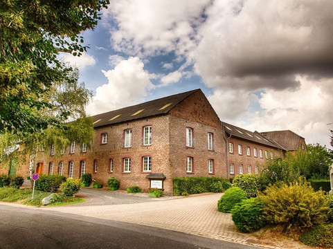 Linnich酒店住宿-Landhaus Goeddertzhof