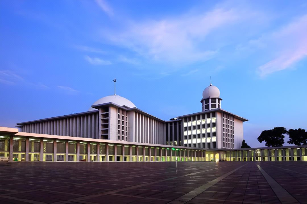 RedDoorz near ITC Cempaka Mas