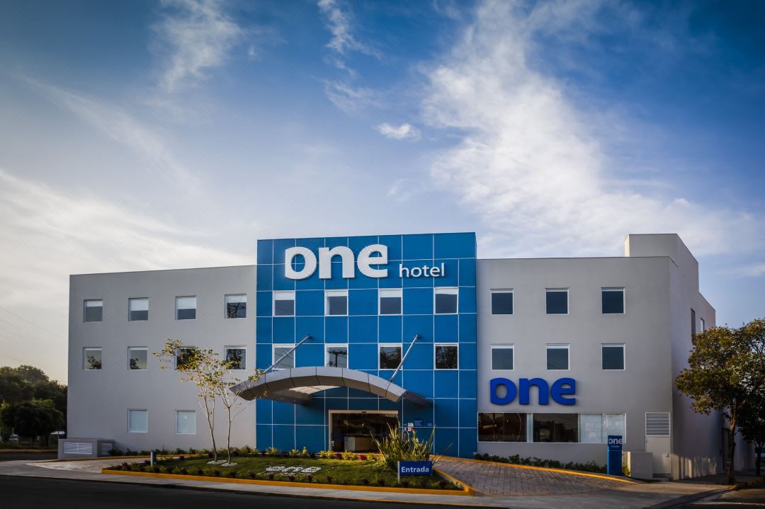 One Ciudad de Mexico la Raza