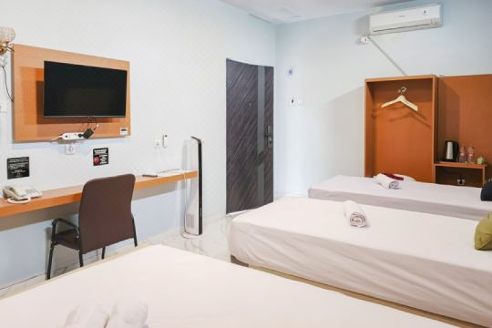 Urbanview Hotel JD Luxury Brebes