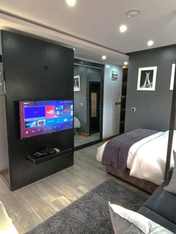 Le Noir Studio Apt Ikoy