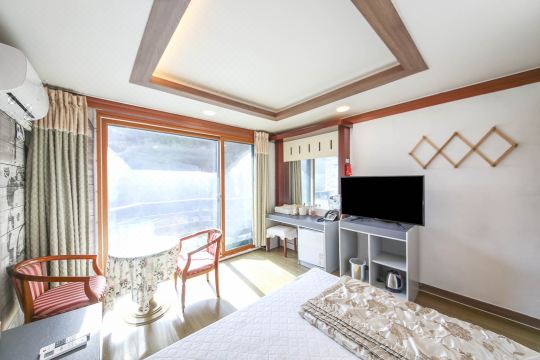 Jecheon Pentel House