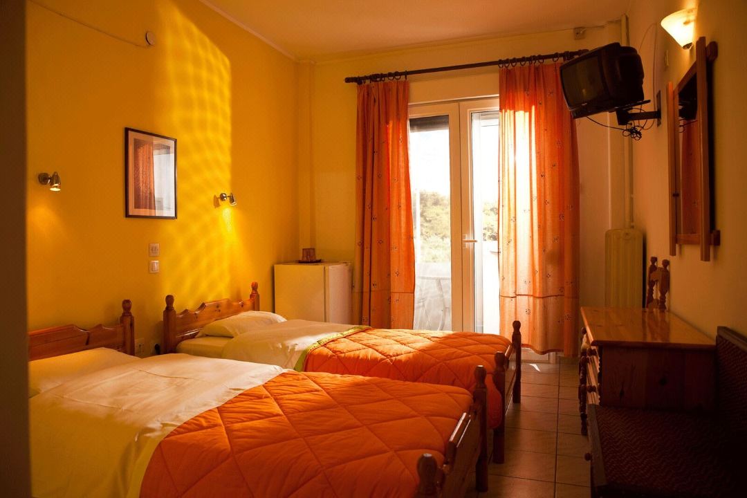 Saron Hotel