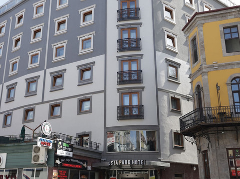 Usta Park Hotel