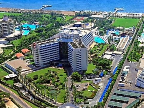 拉腊海滩泰坦尼克号酒店