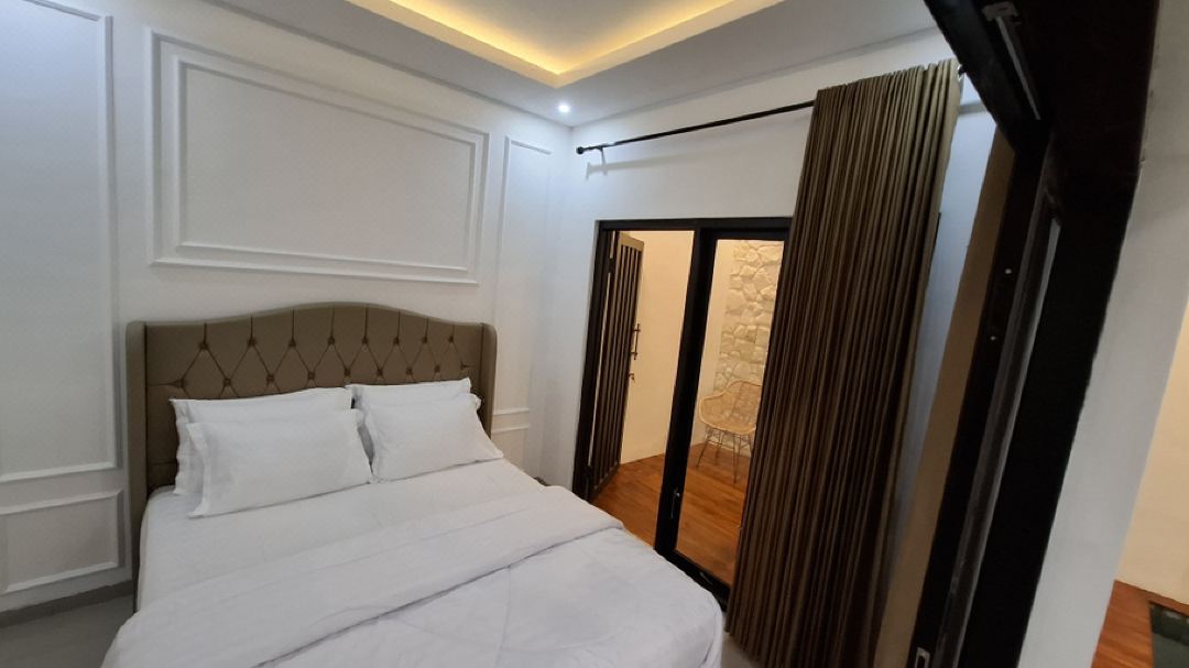 Villa Nora 2 With Private Pool at Batu Malang