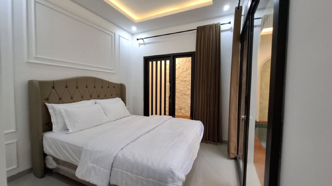 Villa Nora 2 With Private Pool at Batu Malang