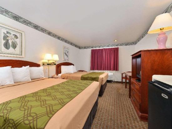 Econo Lodge Inn & Suites Corning Travel Center Room Type - Queen Room with Two Queen Beds - Non-Smoking Econo Lodge Inn & Suites Corning Travel Center Room Type - Queen Room with Two Queen Beds - Non-Smoking