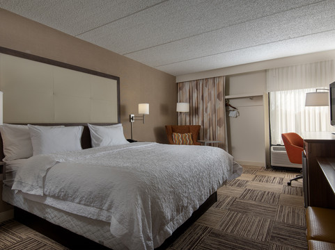 Commerce酒店住宿-康默斯希尔顿恒庭酒店