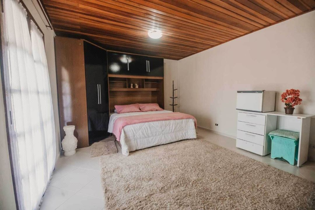 弗洛雷斯套房門户