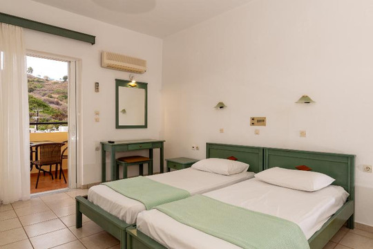 Elpis Studios Apartments