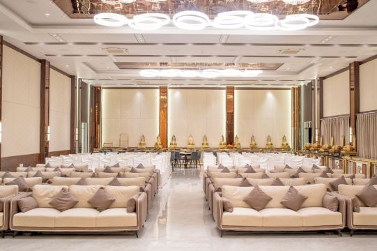 The 7th Heaven Resort