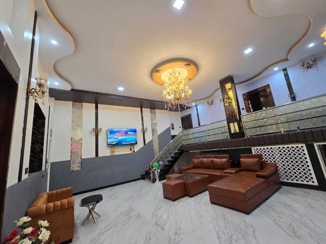Hotel PLC grand