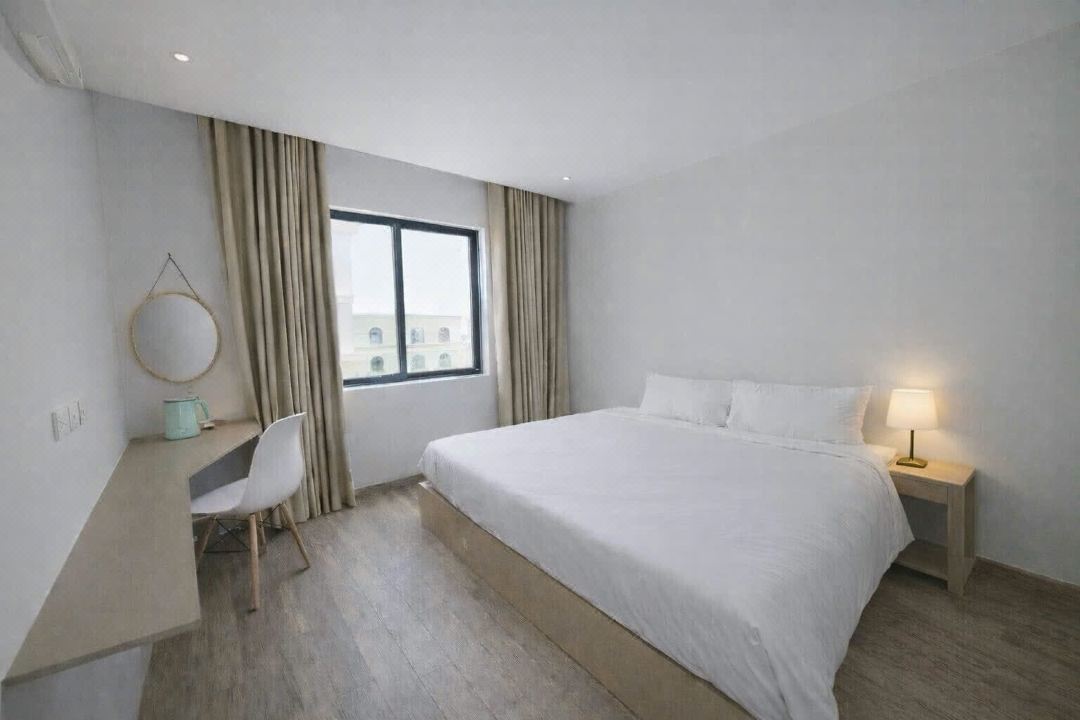 BigLand Waterfront Hotel