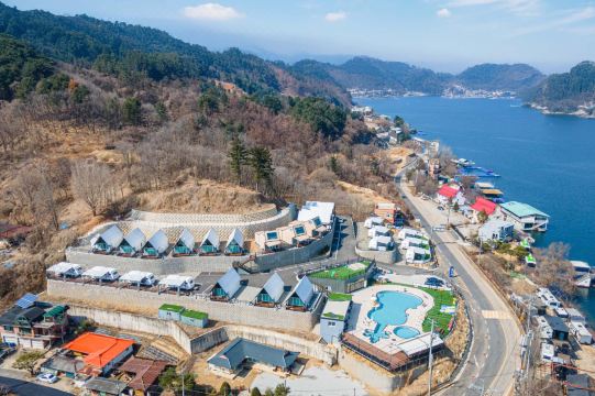 Gapyeong Violin Glamping N Caravan