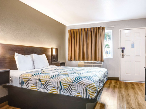 圣贝纳迪诺南6号汽车旅馆