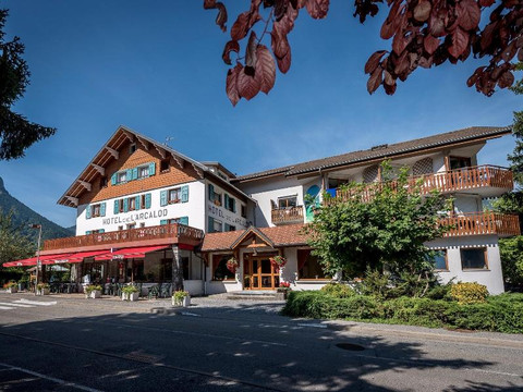 Montmin酒店住宿-Logis Hôtel l'Arcalod & Spa