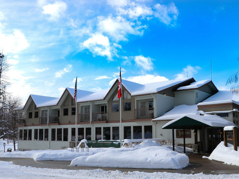 Columbia Falls酒店住宿-Meadow Lake Resort