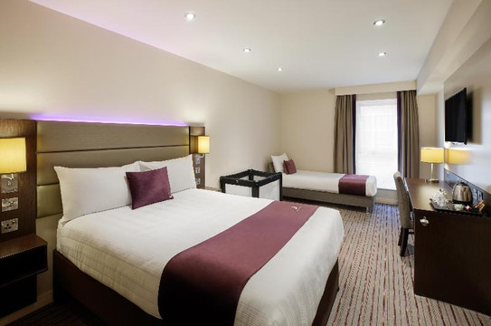 Premier Inn Bournemouth East Cliff