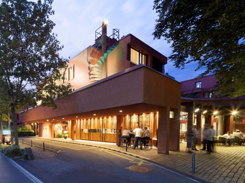 Lengnau酒店住宿-西佳杜帕尔克酒店