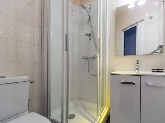 Hotel La Carpe D'or Room Type - Quadruple Room with Private Bathroom Hotel La Carpe D'or Room Type - Quadruple Room with Private Bathroom