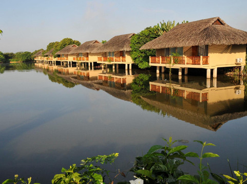 梅孔河边度假村