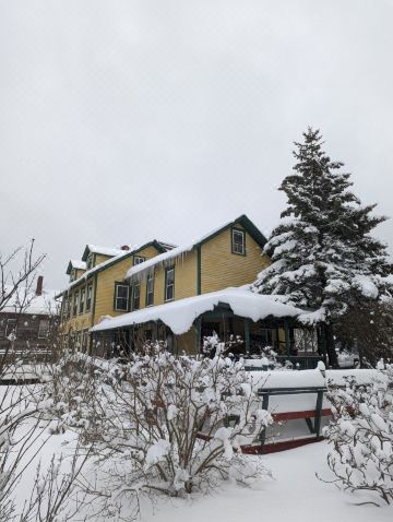 Historic 2 Cats Inn