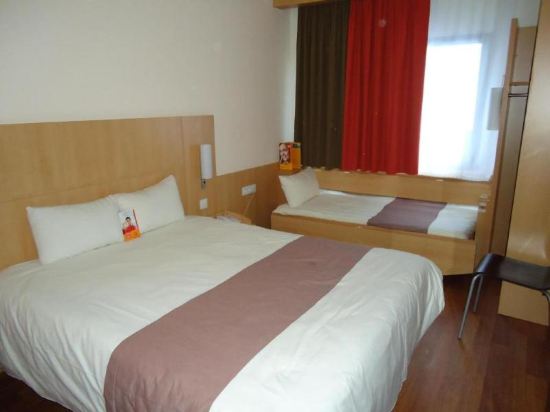 ibis Girona Costa Brava Room Type - Triple room