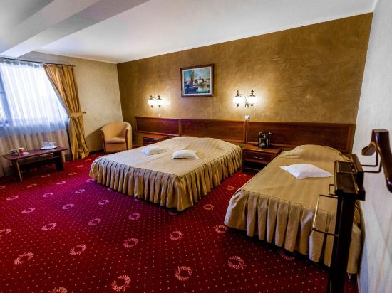 Hotel Golden House Room Type - Triple Room with Balcony