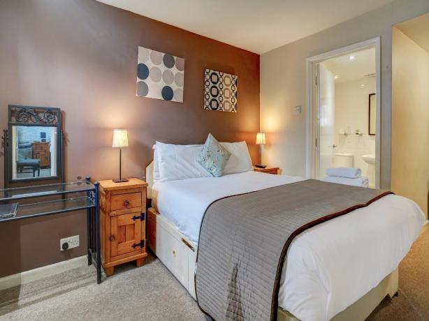 乔治与龙旅馆-官方