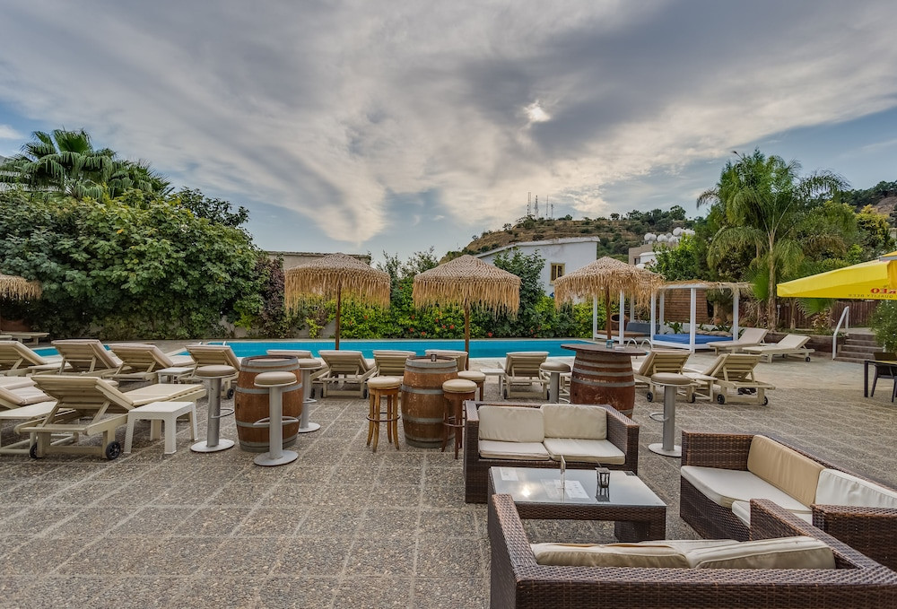 Avdhellero酒店住宿-Antonis G Apartment Hotel