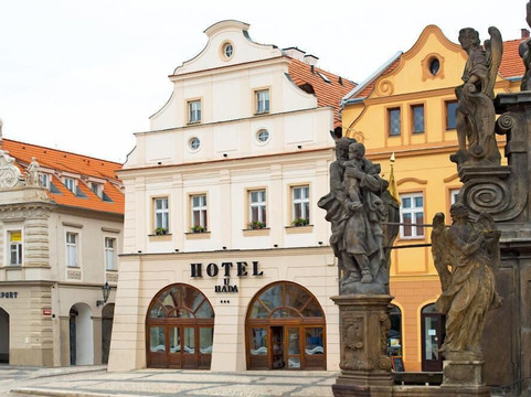 Kryry酒店住宿-Hotel U Hada Žatec