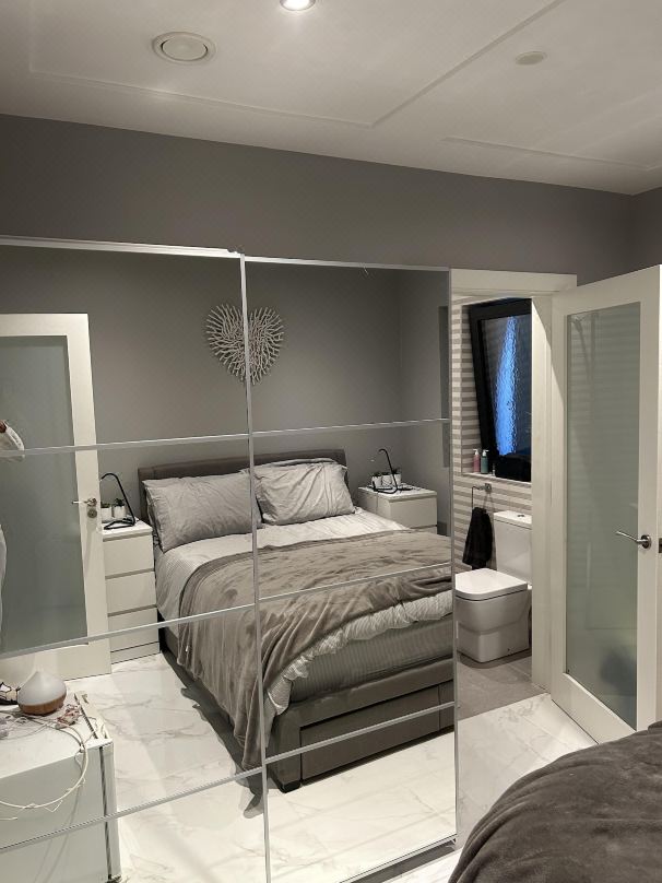 克羅克公園，三張床，一張梳化床，可住8人