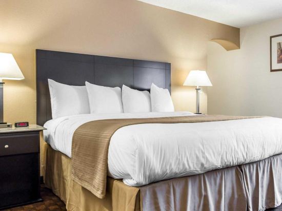 Quality Inn & Suites Coliseum Room Type - King Room - Non-Smoking