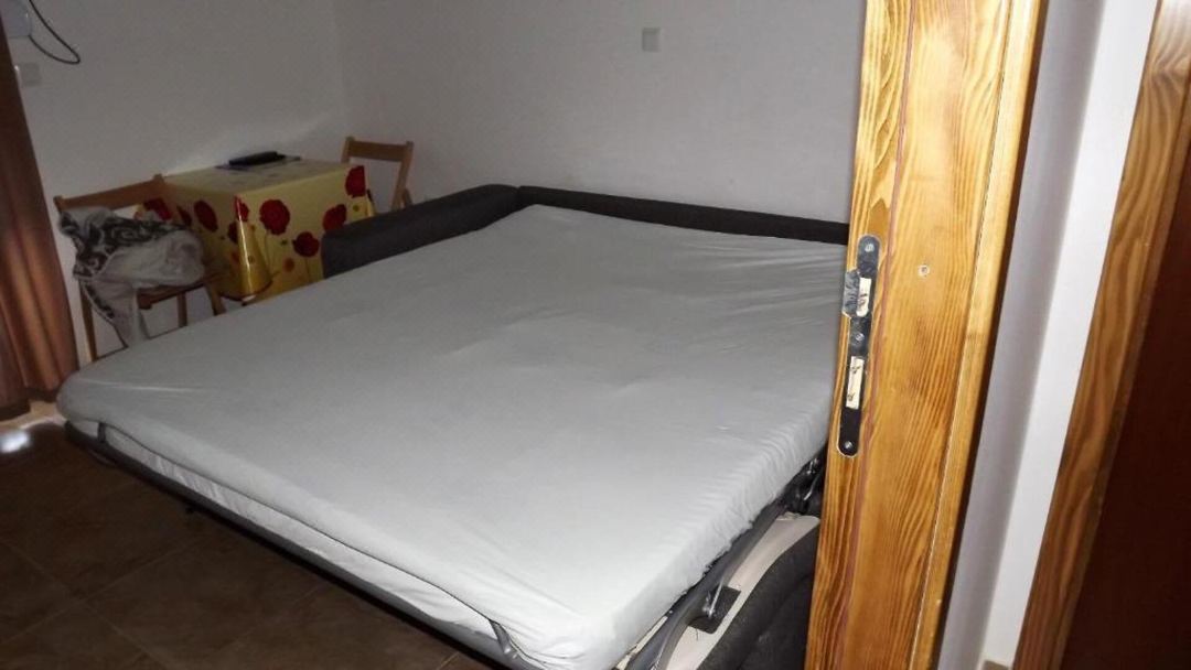 舒適的16號公寓配雙人床和沙發床